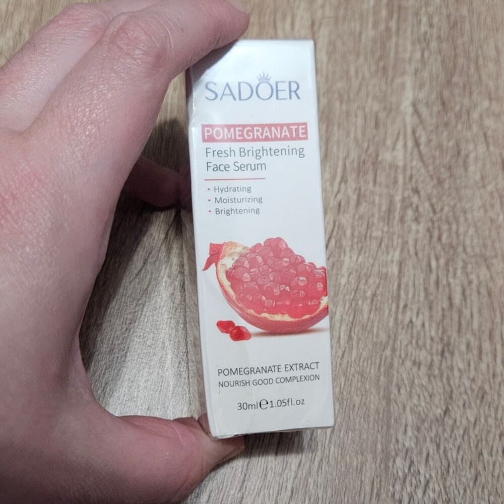 Sadoer Pomegranate Fresh Brightening Face Serum 30ml